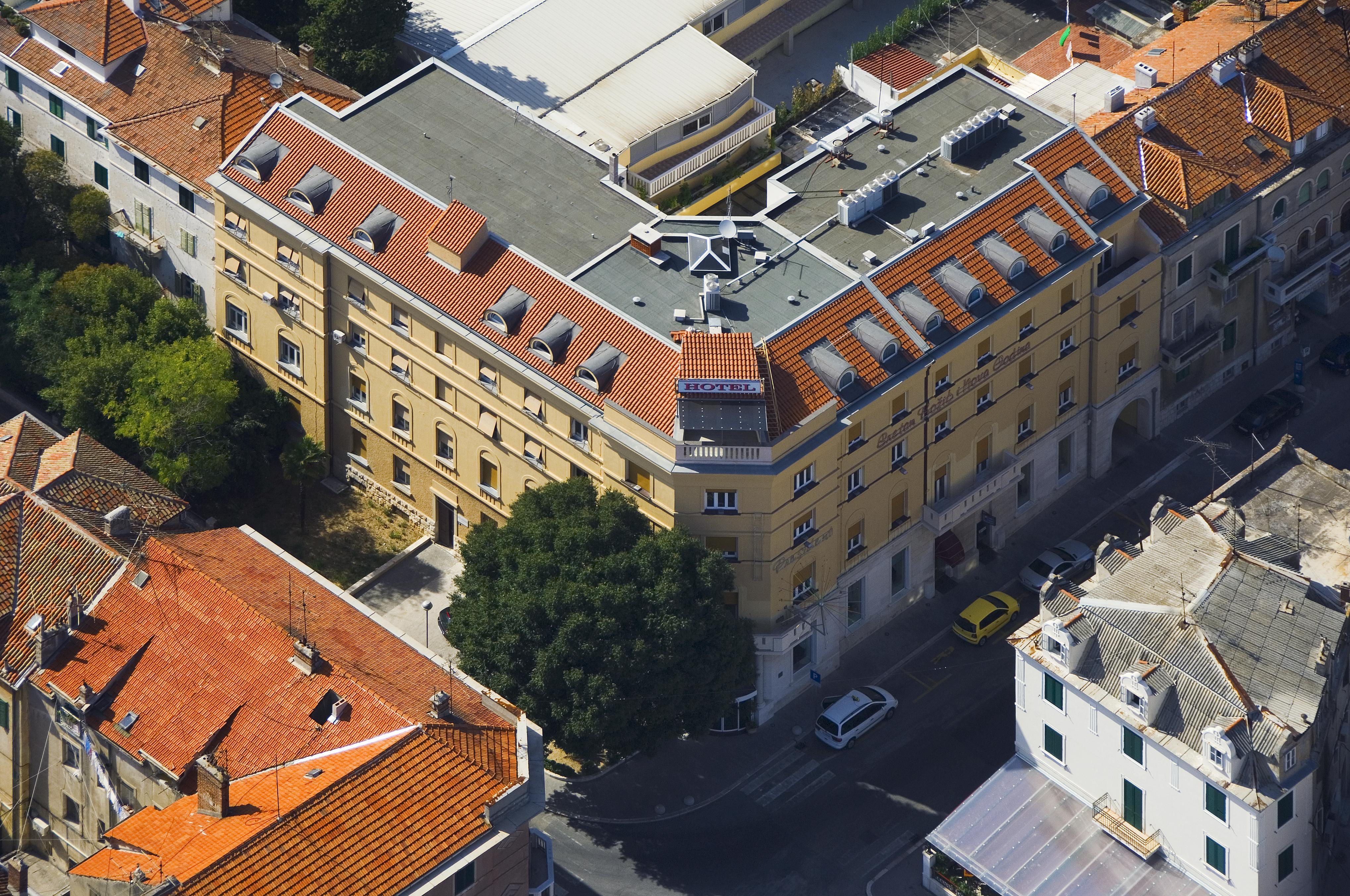 Palazzo President Hotel สปลิท ภายนอก รูปภาพ