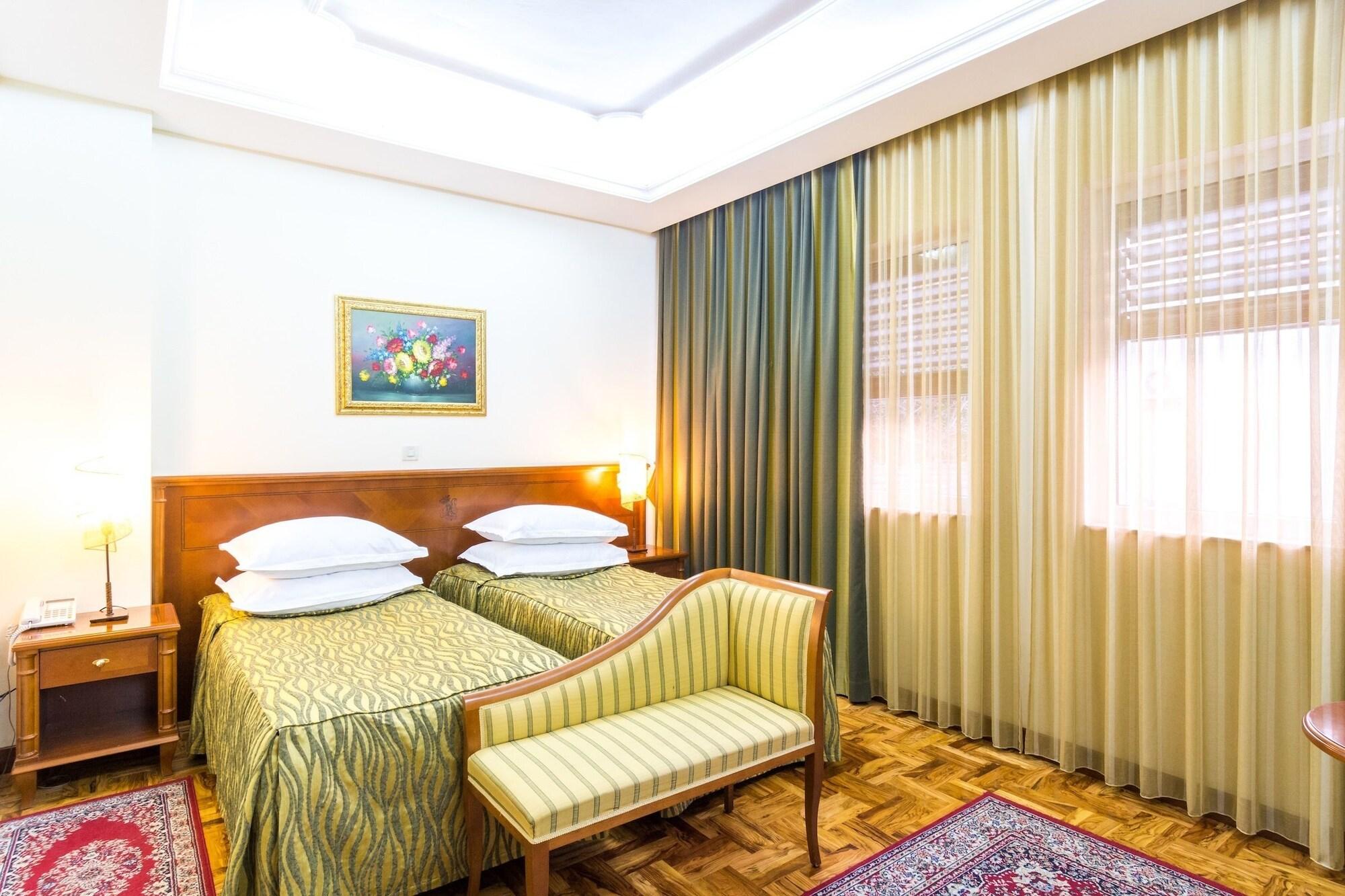 Palazzo President Hotel สปลิท ภายนอก รูปภาพ