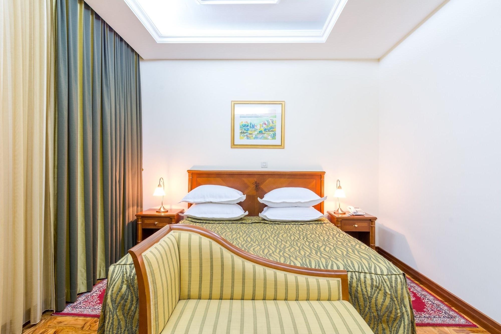 Palazzo President Hotel สปลิท ภายนอก รูปภาพ
